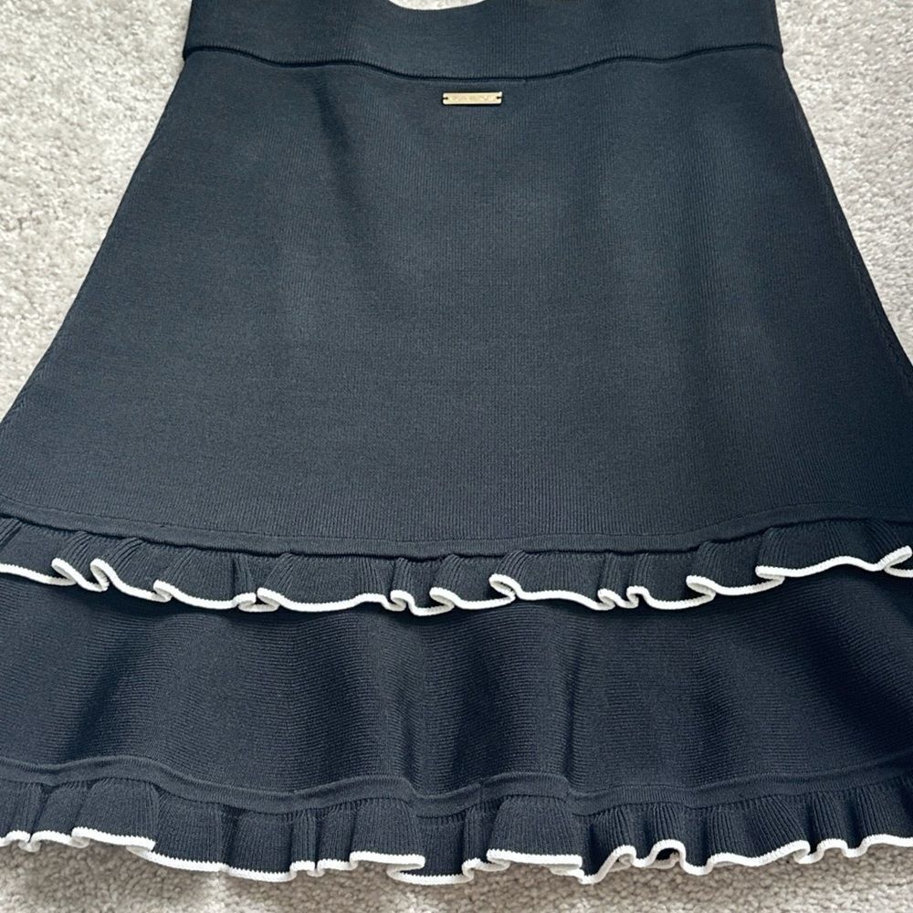 MICHAEL Michael Kors Black Ruffled Hem Mini Skirt Womens Size Small - Picture 12 of 12